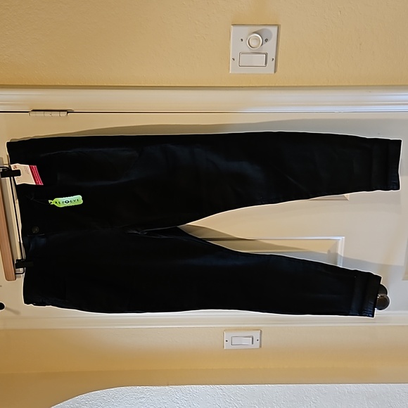 SO Denim - SO NWT Black low rise jeggings in size 22/40W